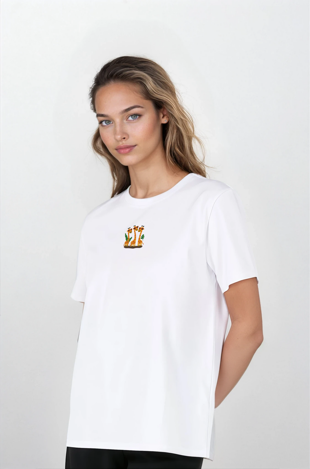Giraffe Squad Nakışlı Slim Fit Kadın Tshirt